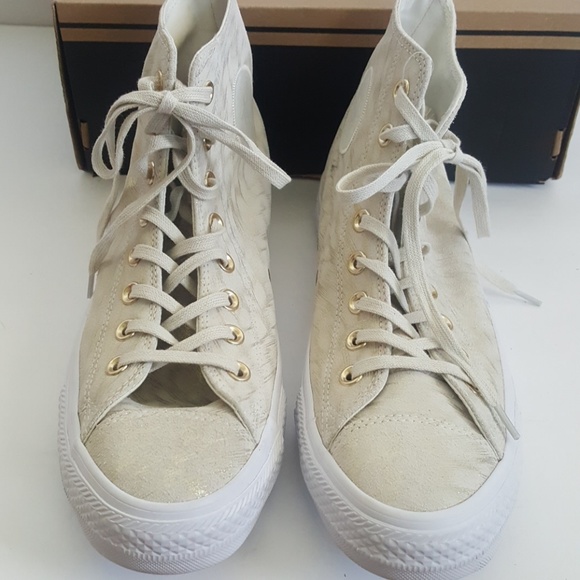 New Converse Chuck Taylor All Star Sneakers - Picture 3 of 8